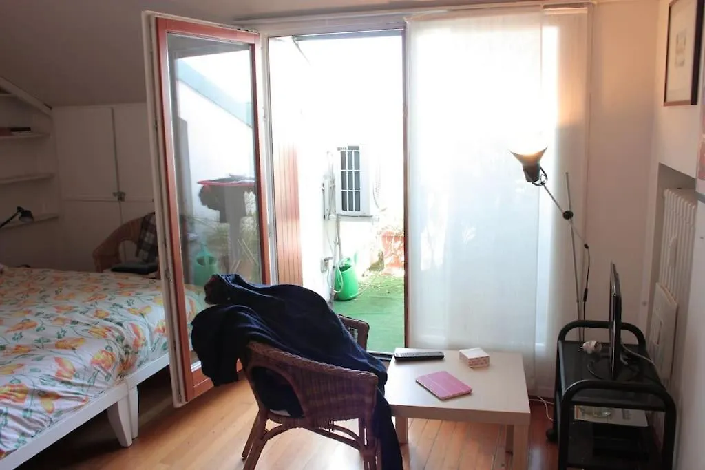 Mansardina Boheme Tra Il Duomo E L'Universita Milán 0*,  Itálie